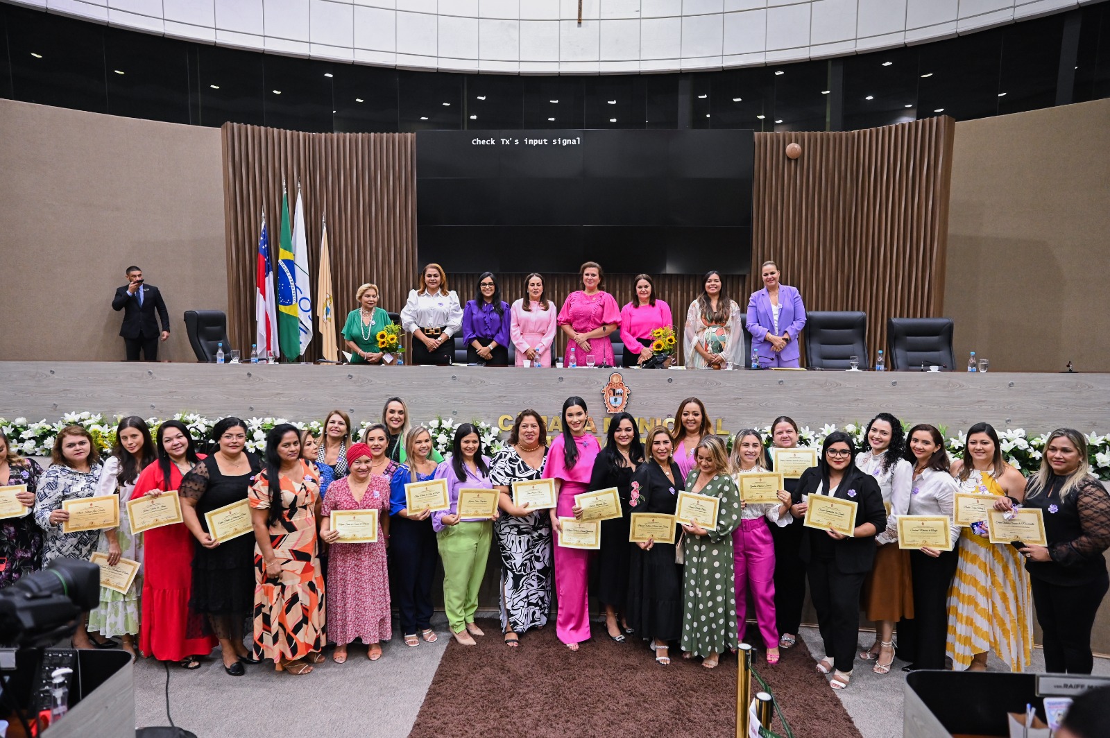 Servidoras da Suframa estiveram entre as homenageadas da sessão solene alusiva ao “Dia Internacional da Mulher”,