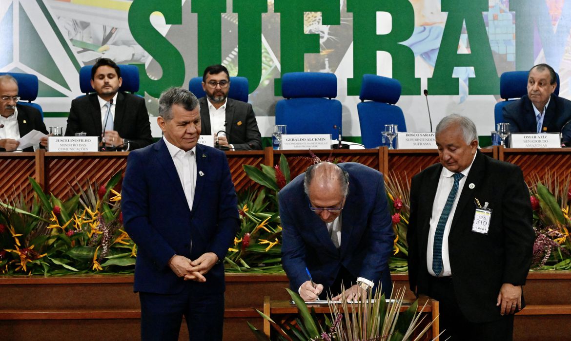 Alckmin assina contrato de gestão do Centro de Bionegócios da Amazônia