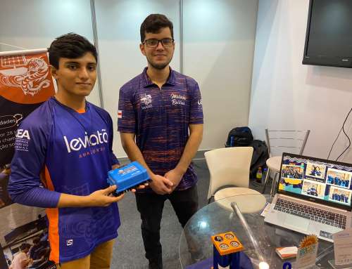 Alunos da Equipe Leviatã, da EST/UEA, participam da Feira da Qualidade e apresentam barco Catamarã movido à energia solar