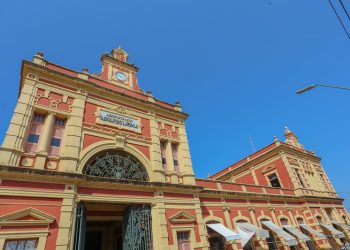 Serviços essenciais são mantidos na véspera de feriado em Manaus