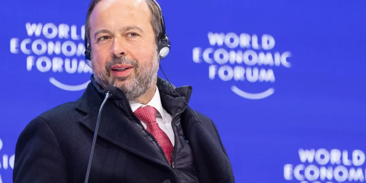 Alexandre Silveira destaca Brasil durante fórum na Suíça