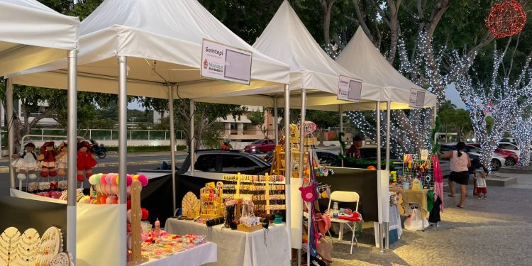 Realiza Feira Artesanal no