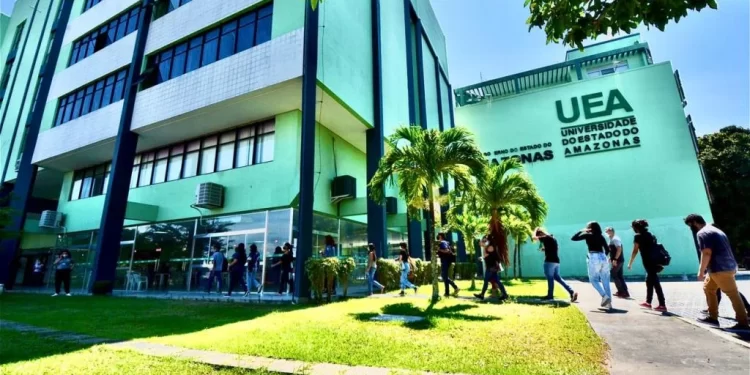 Abrem inscrições para especialização em universidade de Manaus