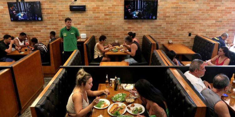 Bares e restaurantes de Manaus operaram sem lucro em novembro