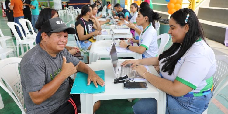 Ação leva serviços gratuitos à população em Manaus