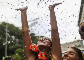 Carnaval movimenta economia no Amazonas