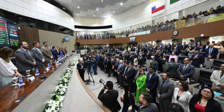 Solenidade marca início dos trabalhos legislativos em Manaus