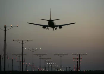 PL que autoriza companhias estrangeiras a operarem voo na Amazônia é aprovado