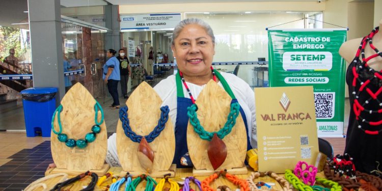 Artesãos participam da 306ª Reunião do CODAM