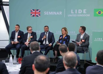 Governo do AM busca investimentos internacionais em créditos de carbono