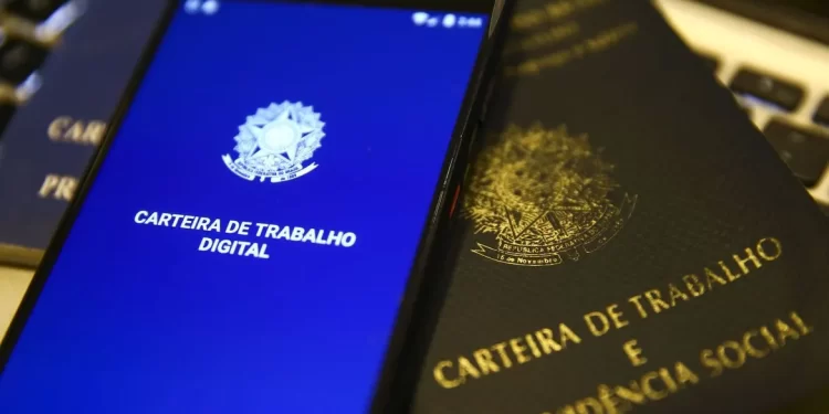 Taxa de desemprego tem menor taxa desde 2015, diz IBGE