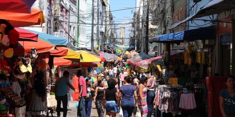 Veja horário do comércio durante carnaval em Manaus