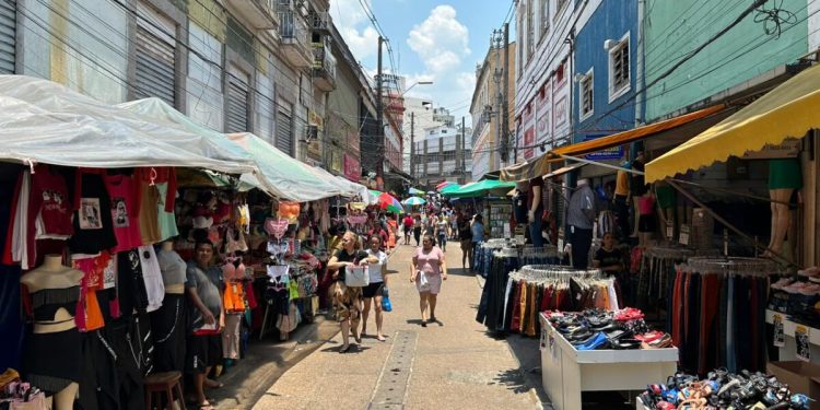 Vendas no comércio têm alta de 2,5% em janeiro, segundo IBGE