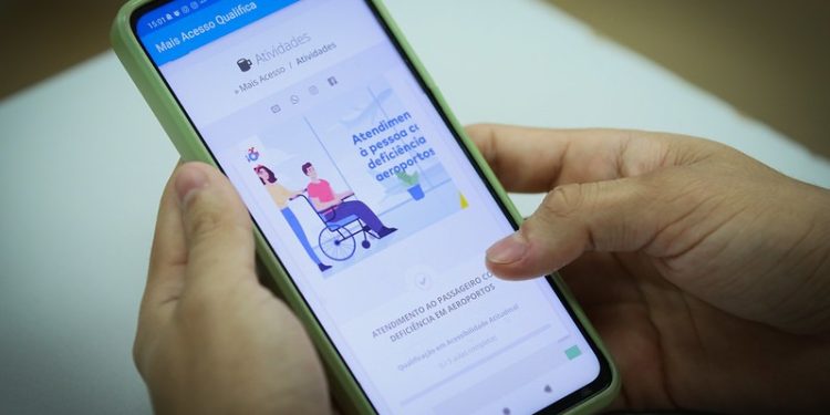 Projeto promove cursos de capacitação para atendimento de PCDs