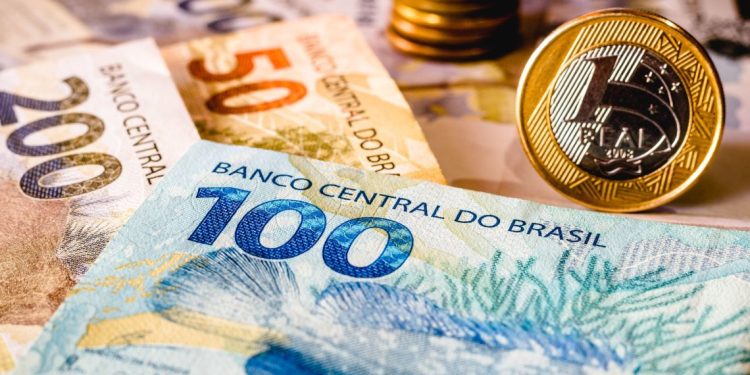 Inflação sobe 0,83% em fevereiro, aponta IBGE
