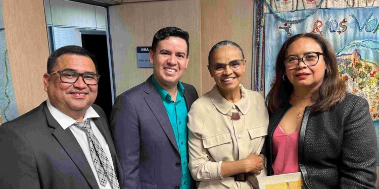 Secretaria de Educação participa de lançamento de congresso internacional