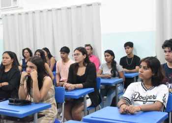 50 alunos são certificados em cursos de qualificação profissional