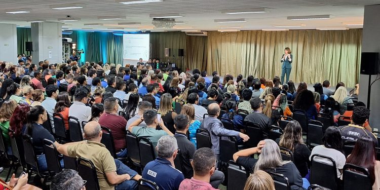 FIEAM investe no desenvolvimento de colaboradores