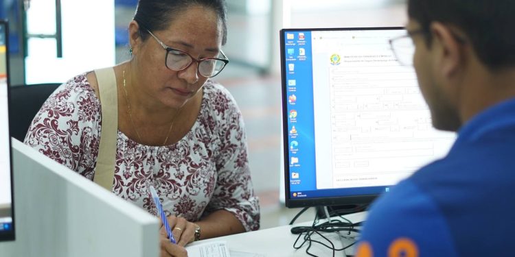 Sine Amazonas divulga 316 vagas de emprego para esta sexta-feira (18)