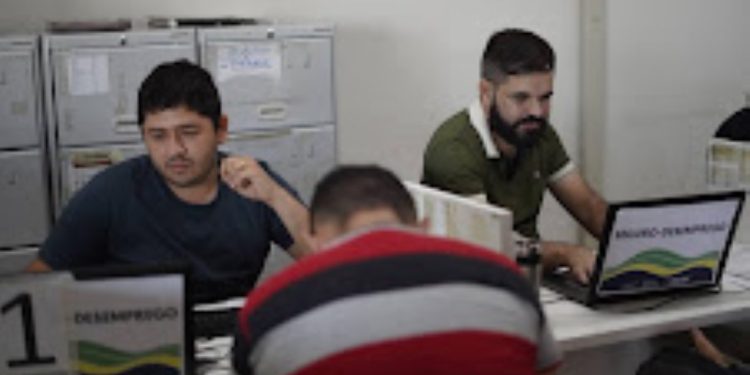 Sine Amazonas divulga 469 vagas de emprego para esta terça-feira