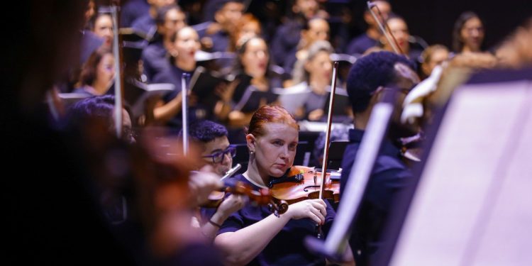 Encontro harmonioso entre música e tradição na majestosa Amazônia