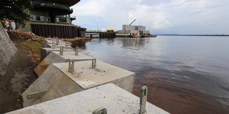 Píer turístico chega a 92% de conclusão e são transportadas para o mirante