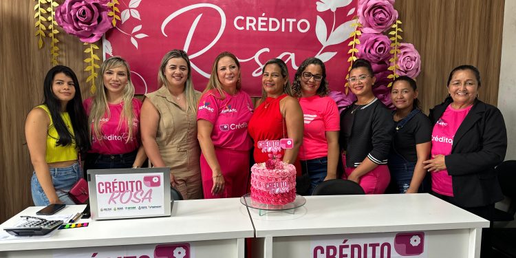 Programa Crédito Rosa inaugura posto de atendimento em Tefé