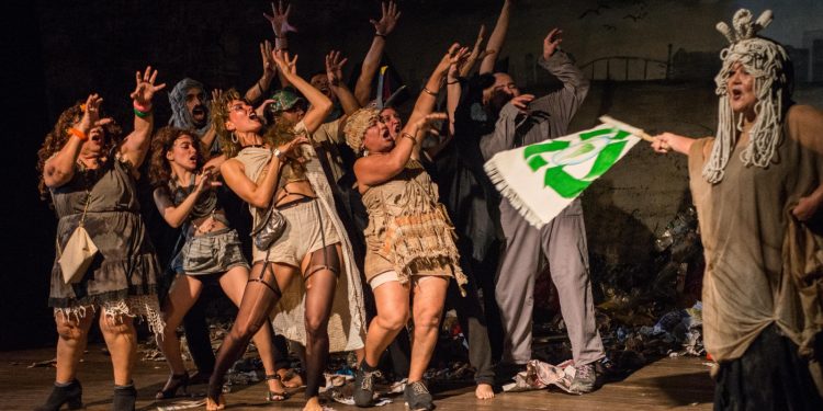 Companhia de Teatro Vitória Régia encanta com a peça ‘A Pequena Esperança’