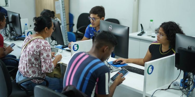 Sine Amazonas divulga 265 vagas de emprego para esta segunda-feira