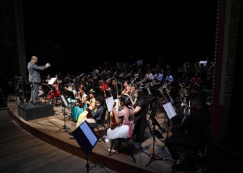 Iniciativas de extensão da UEA comemoram o Dia das Mães no Teatro Amazonas