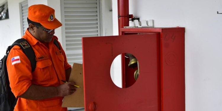 Corpo de Bombeiros inspeciona Bumbódromo para Festival de Parintins