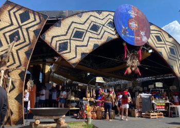 Arte Indígena Brilha na Feira de Artesanato do Festival de Parintins 2024