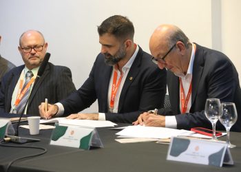 Sema firma acordo de cooperação com Serviço Florestal Brasileiro para alavancar concessões florestais no Amazonas