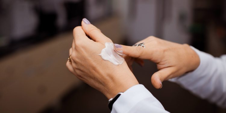 UEA desenvolve protetor solar com matéria-prima amazônica