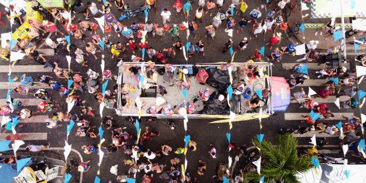 Governo do Amazonas leva trio Panavueiro para Festival de Parintins