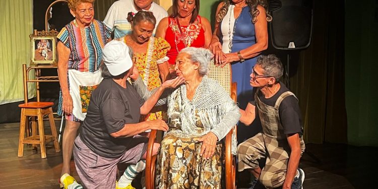 FUnATI promove espetáculos de conscientização sobre violência contra idosos