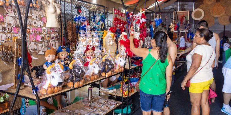 Governo do Amazonas abre 19ª Mostra de Artesanato no Festival de Parintins