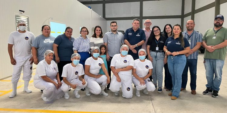 Governo do Amazonas certifica nova indústria de fatiados em Manaus