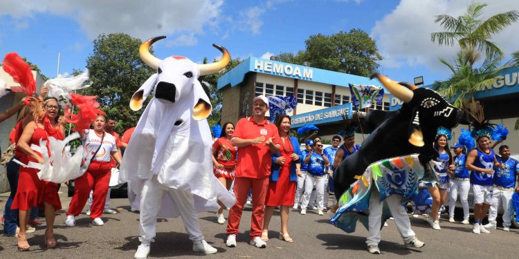 Galera do Garantido vence desafio de maior doador de sangue lançado pelo Hemoam