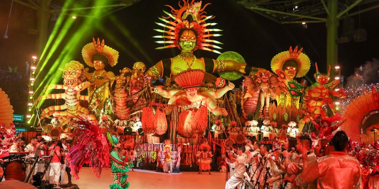 Garantido Brilha na Terceira Noite do Festival de Parintins 2024