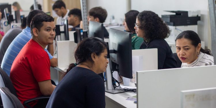 Sine Amazonas divulga 130 vagas de emprego para esta sexta-feira