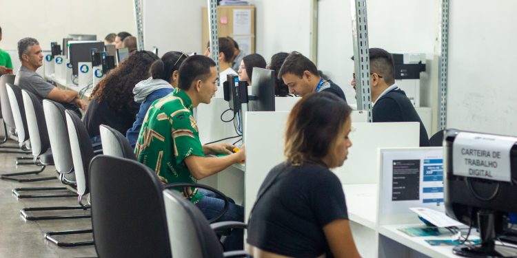 Sine Amazonas divulga 83 vagas de emprego para esta quarta-feira
