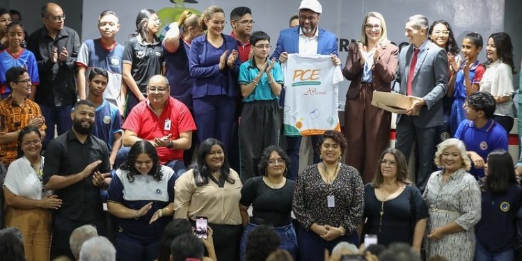 Governo do Amazonas lança 11 editais para impulsionar Ciência e Tecnologia no estado