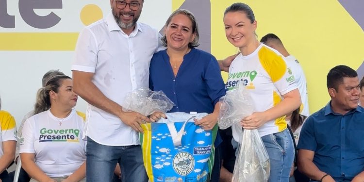 ADS Realiza Feira  e Entrega 3 Toneladas de Peixe no Amazonas