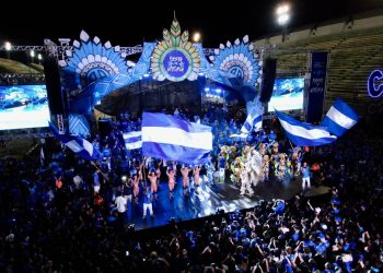 Boi Caprichoso conquista tricampeonato e celebra no Sambódromo de Manaus