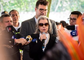 Ministra Cármen Lúcia se encontra com autoridades e líderes indígenas durante visita a Manaus