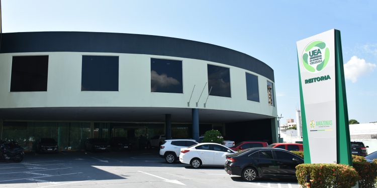 UEA Abre Inscrições para Especialização em Ensino de Biologia a Distância