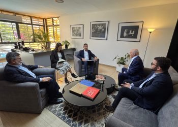 Sedecti Discute Integração Sul-Americana em Visita à Embaixada do Peru em Brasília