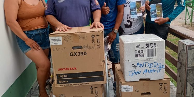 Governo do Amazonas concede crédito rural para pescadores de Anamã