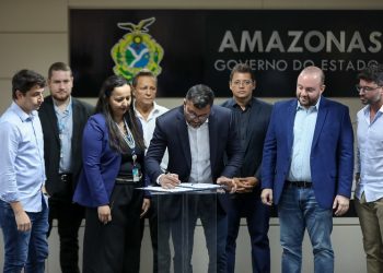 Governo do Amazonas firma acordo para levar o projeto Água Boa a comunidades rurais